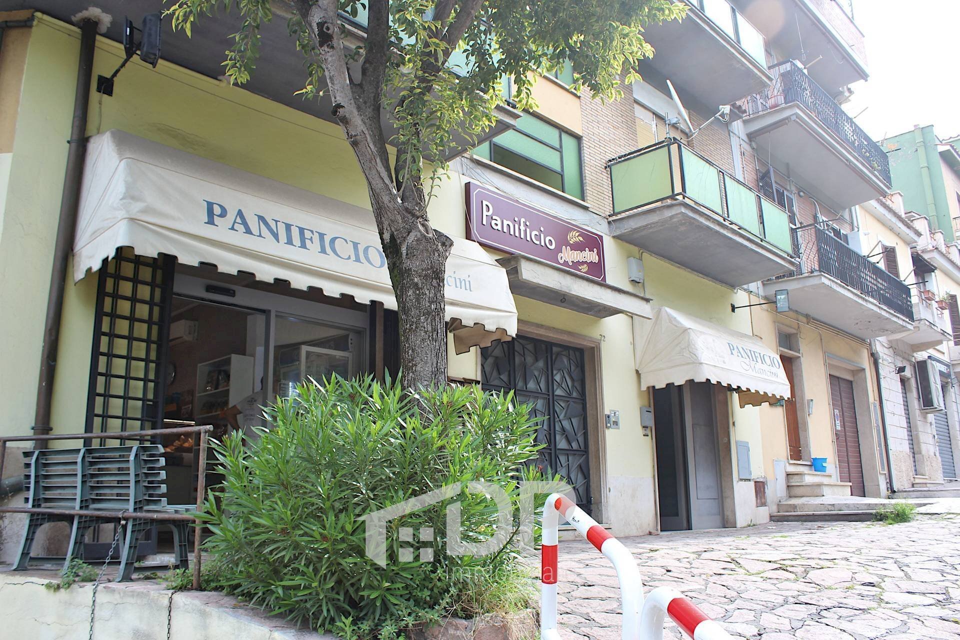 Foto 2 - Attività Commerciale Via della Libertà
 
70, Palombara Sabina - foto 2