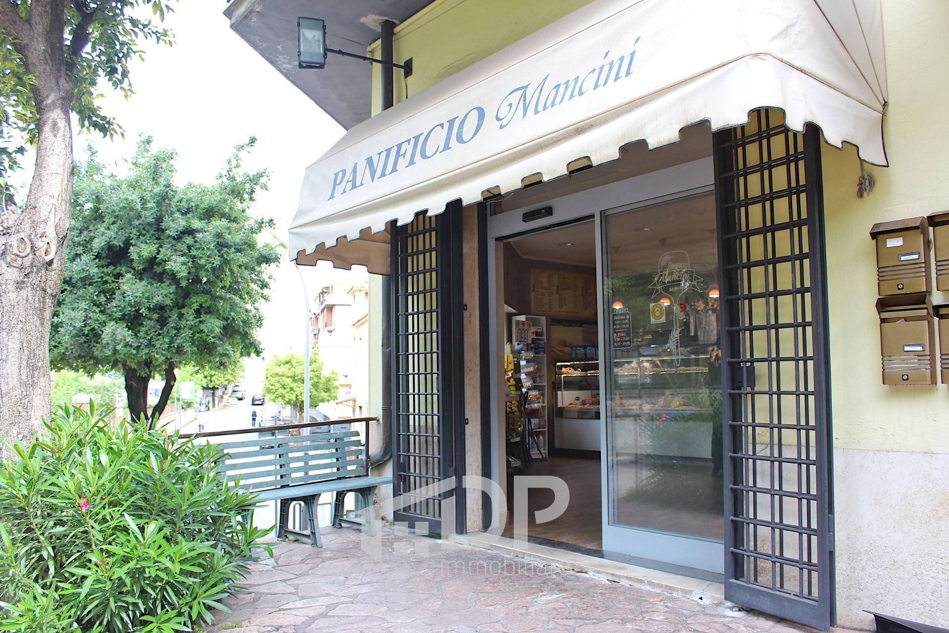 Foto 3 - Attività Commerciale Via della Libertà
 
70, Palombara Sabina - foto 3
