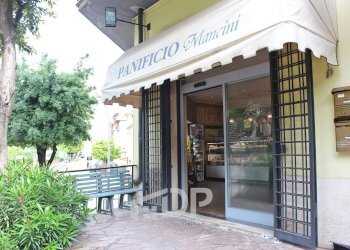 Foto 3 - Attività Commerciale Via della Libertà
70, Palombara Sabina - foto 3