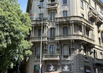 Edificio all\'aperto - Trilocale via Bartolomeo Eustachi
24, Milano - foto 2