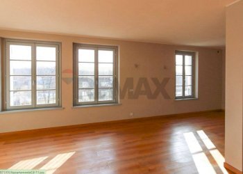 Sala altro lato - Three-room apartment Via Sant'Isidoro
 
1, Bogogno - photo 10