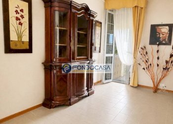 Soggiorno - Four-room apartment Via molina, Carrara - photo 3
