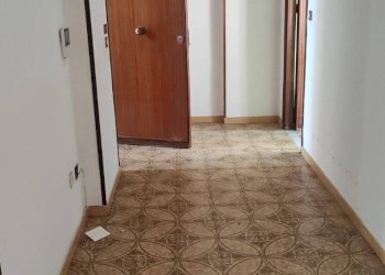 Hall / corridoio - Three-room apartment Via Dante
 
9, Bagheria - photo 24