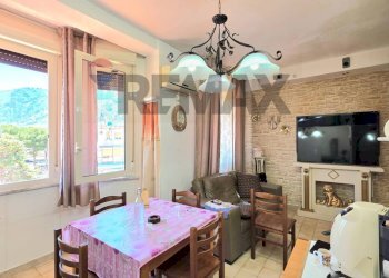Sala da pranzo - Quadrilocale Largo Del Pettirosso
 
8, Palermo - foto 2