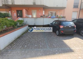 Posto auto - Three-room apartment via del molinaccio
 
2660, Massarosa - photo 18