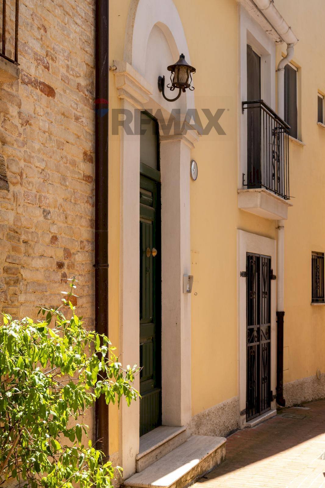 Edificio all\'aperto - Casa semi indipendente Collecorvino - foto 1
