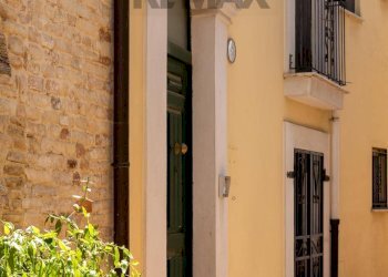 Edificio all\'aperto - Casa semi indipendente Collecorvino - foto 1