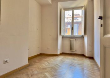 Camera da letto - Four-room apartment via Giulia, 183, Roma (neighborhood Centro Storico) - photo 17