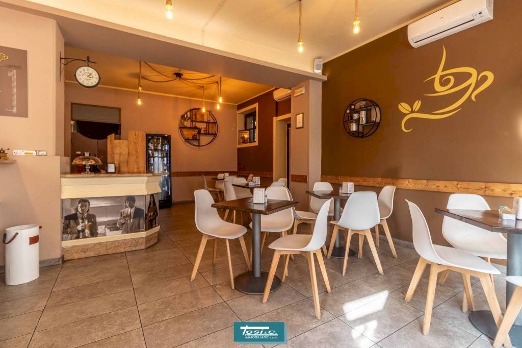 Interno non residenziale - Bar Tavola Calda - Fredda corso Camillo Benso di Cavour, Borgomanero - foto 2