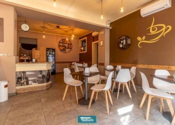 Interno non residenziale - Bar Tavola Calda - Fredda corso Camillo Benso di Cavour, Borgomanero - foto 2