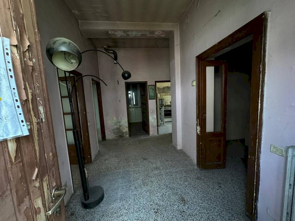 Interno palazzo - Villa via San Giovanni Bosco, 5, Cassano Magnago - foto 3