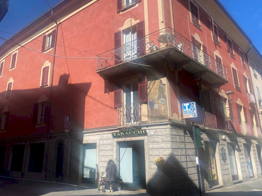 Facciata - Shop via Giovanni Battista Beccaria, 31/a, Mondovì - photo 2