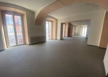 Interno palazzo - Shop via Giovanni Battista Beccaria, 31/a, Mondovì - photo 11