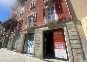Facciata - Shop via Giovanni Battista Beccaria, 31/a, Mondovì - photo 14