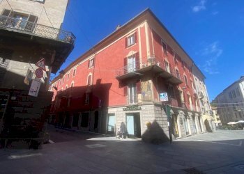 Facciata - Shop via Giovanni Battista Beccaria, 31/a, Mondovì - photo 16