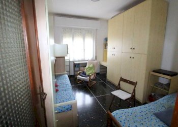 Camera da letto - Quadrilocale via Taggia, Genova (zona Prà) - foto 13
