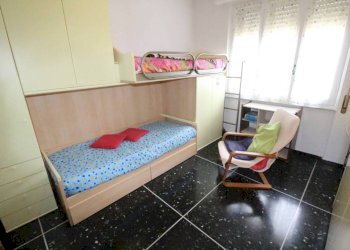 Camera da letto - Quadrilocale via Taggia, Genova (zona Prà) - foto 15