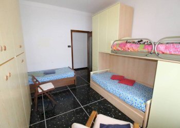 Camera da letto - Quadrilocale via Taggia, Genova (zona Prà) - foto 16