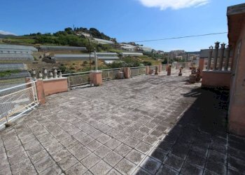 Terrazzo - Quadrilocale via Taggia, Genova (zona Prà) - foto 37