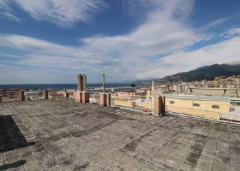 Terrazzo - Quadrilocale via Taggia, Genova (zona Prà) - foto 40