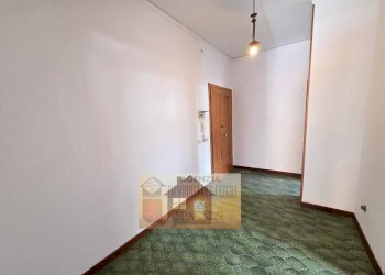 Camera da letto - Apartment via Vincenzo Bellini, Signa - photo 15