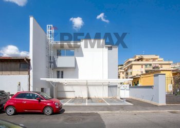 Edificio all\'aperto - Trilocale Via Sassonegro
64, Roma - foto 1