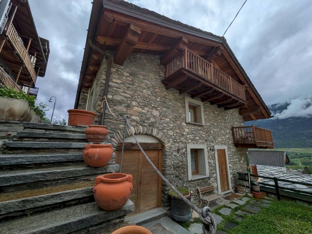 Facciata - Three-room apartment Frazione Grand Crè, Sarre - photo 1