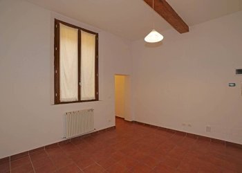 Soggiorno - Bilocale via San Vitale, Bologna (zona Centro Storico) - foto 2