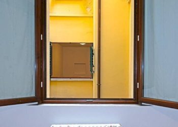 Soggiorno - Bilocale via San Vitale, Bologna (zona Centro Storico) - foto 3