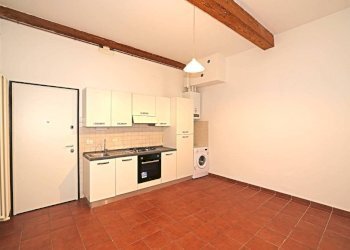 Cucina - Bilocale via San Vitale, Bologna (zona Centro Storico) - foto 4