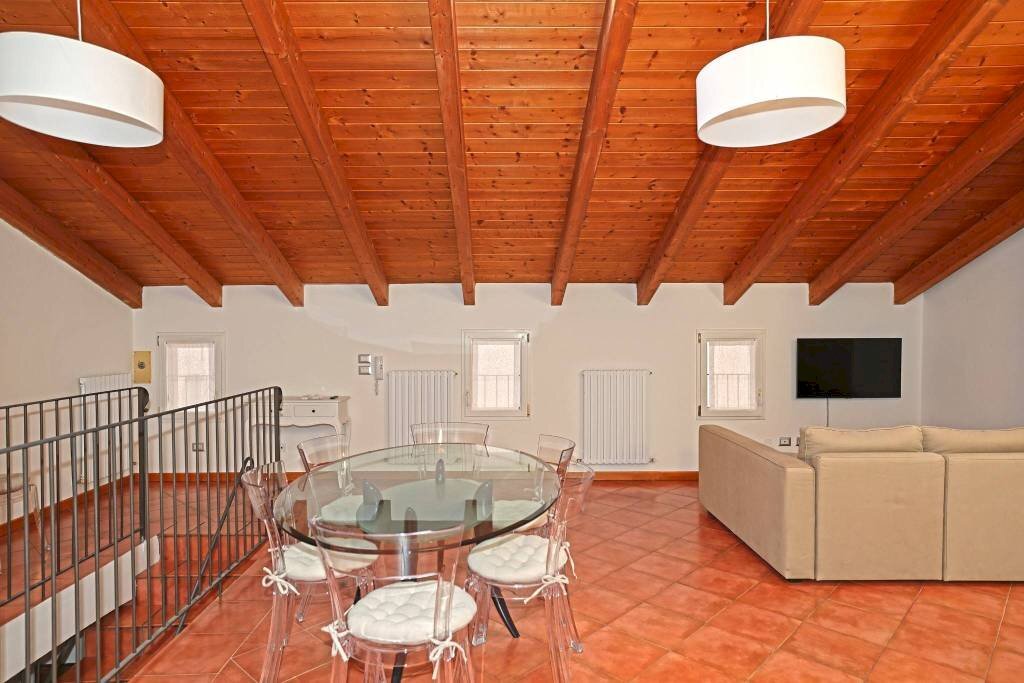 Salone - Attic via Capo di Lucca, Bologna (neighborhood Irnerio) - photo 2