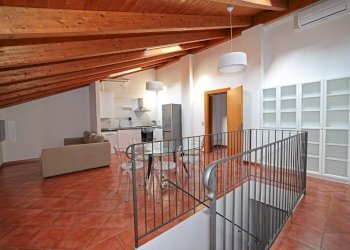 Salone - Attic via Capo di Lucca, Bologna (neighborhood Irnerio) - photo 7