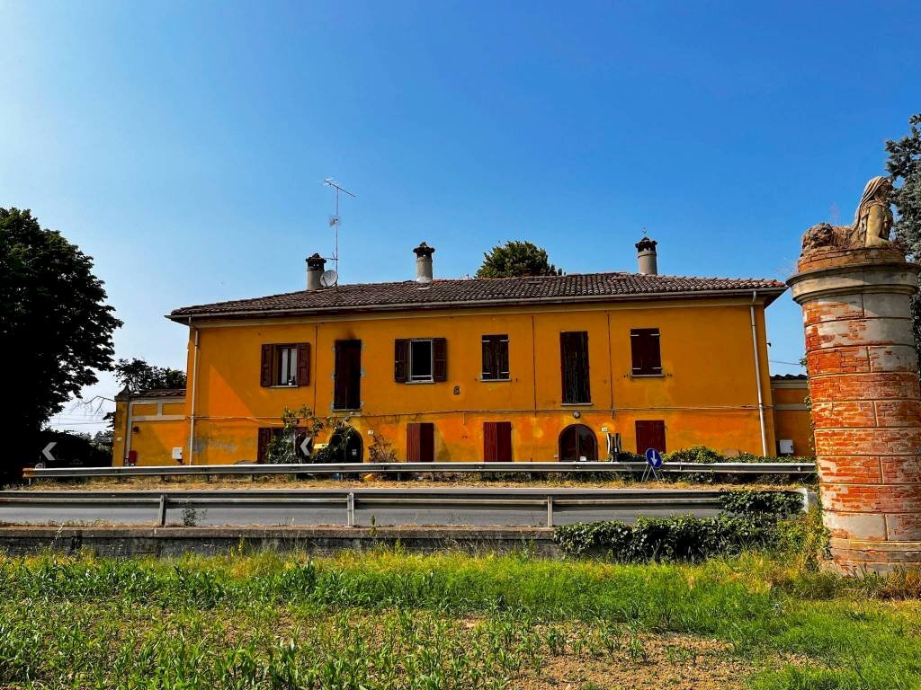 Facciata - Villa via Bruno Tosarelli, Castenaso - foto 1