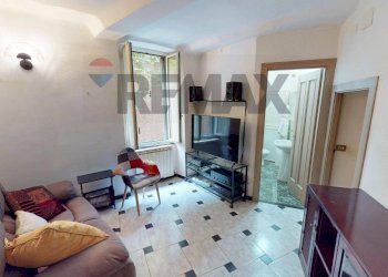 Soggiorno - Three-room apartment Salita San Bartolomeo Carmine
 
11, Genova - photo 9