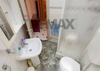 Bagno - Three-room apartment Salita San Bartolomeo Carmine
 
11, Genova - photo 14