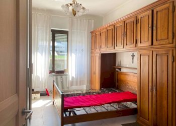 Camera da letto - Bilocale via Monte Zovetto, 24, Cuneo (zona Centro) - foto 9