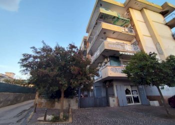 Facciata - Appartamento via Armando Diaz, 93, Portici - foto 2