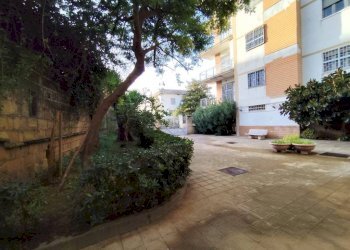 Cortile interno - Appartamento via Armando Diaz, 93, Portici - foto 6