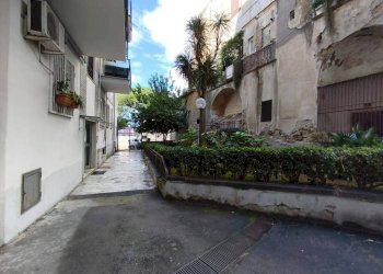 Cortile interno - Quadrilocale via Zumbini, 18, Portici - foto 28