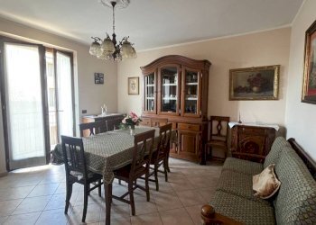Salone - Three-room apartment via Maggiore Hope, San Damiano d'Asti - photo 9