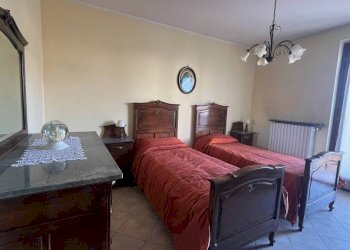 Camera da letto - Three-room apartment via Maggiore Hope, San Damiano d'Asti - photo 12