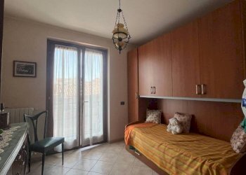 Camera da letto - Three-room apartment via Maggiore Hope, San Damiano d'Asti - photo 20