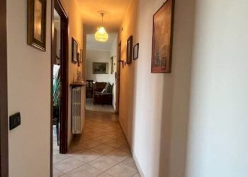 Corridoio - Three-room apartment via Maggiore Hope, San Damiano d'Asti - photo 26