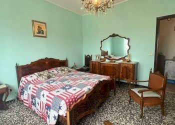 Camera da letto - Bilocale via Trento, 11, Nizza Monferrato - foto 13