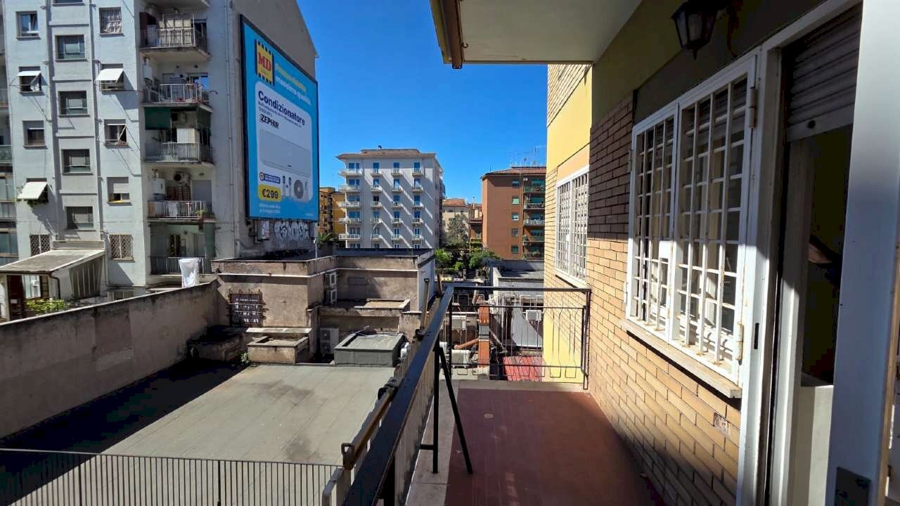 whatsapp image 2026-05-20 at 11.02.17 - Three-room apartment via Flavio Stilicone, Roma - photo 2