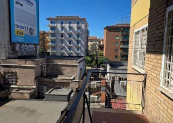 whatsapp image 2026-05-20 at 11.02.18 - Three-room apartment via Flavio Stilicone, Roma - photo 27