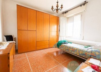 Camera da letto - Trilocale Bologna (zona Mazzini) - foto 9