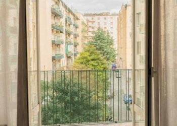Terrazzo - Quadrilocale viale di Augusto, 62, Napoli (zona Fuorigrotta) - foto 1