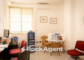 Ufficio - Quadrilocale viale di Augusto, 62, Napoli (zona Fuorigrotta) - foto 7