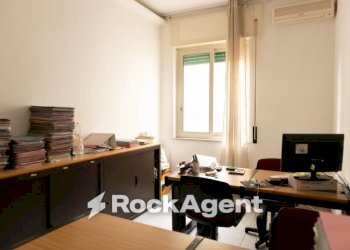 Ufficio - Quadrilocale viale di Augusto, 62, Napoli (zona Fuorigrotta) - foto 16